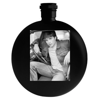 Tom Welling Round Flask