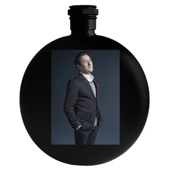 Alan Cumming Round Flask