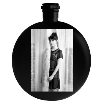 Mary Elizabeth Winstead Round Flask