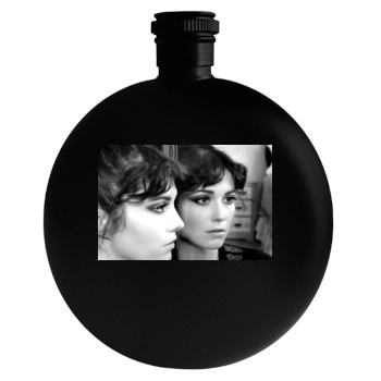 Mary Elizabeth Winstead Round Flask