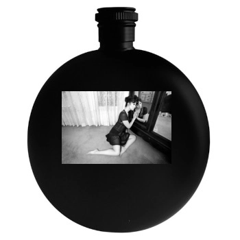 Mary Elizabeth Winstead Round Flask