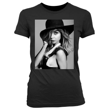 Sarah Hyland Women's Junior Cut Crewneck T-Shirt