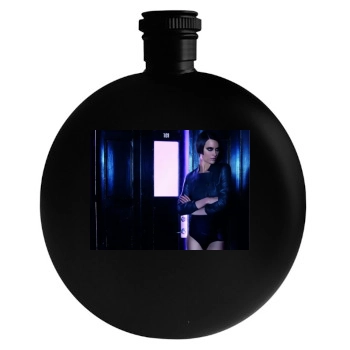 Shalom Harlow Round Flask