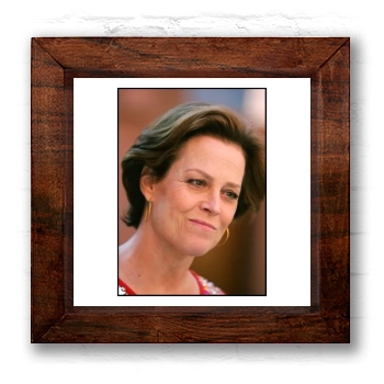 Sigourney Weaver 6x6