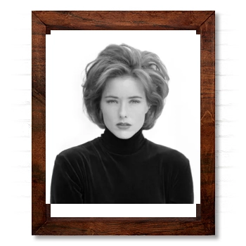 Tea Leoni 14x17