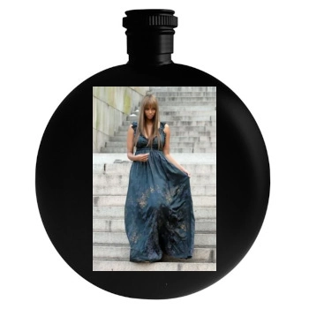 Tyra Banks Round Flask