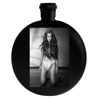 Tyra Banks Round Flask