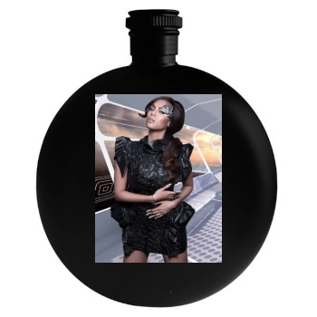 Tyra Banks Round Flask