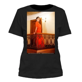 Olivia Munn Women's Cut T-Shirt