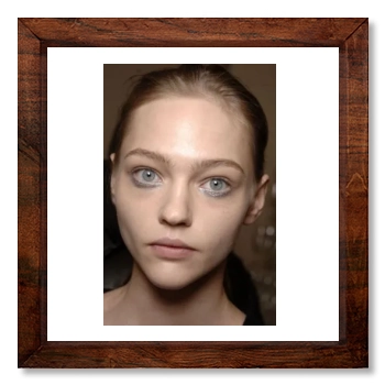 Sasha Pivovarova 12x12