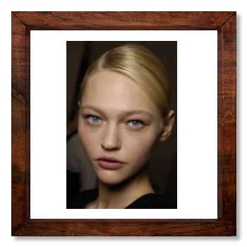 Sasha Pivovarova 12x12