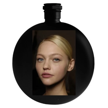 Sasha Pivovarova Round Flask