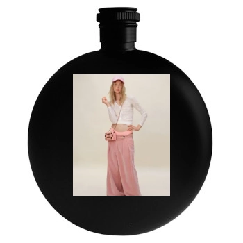 Sasha Pivovarova Round Flask