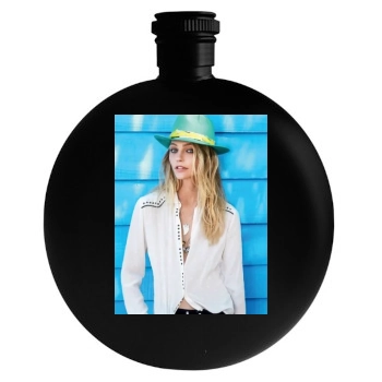 Sasha Pivovarova Round Flask