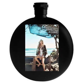 Sasha Pivovarova Round Flask