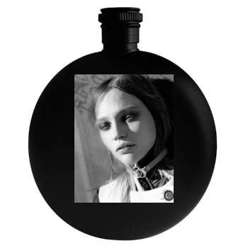 Sasha Pivovarova Round Flask