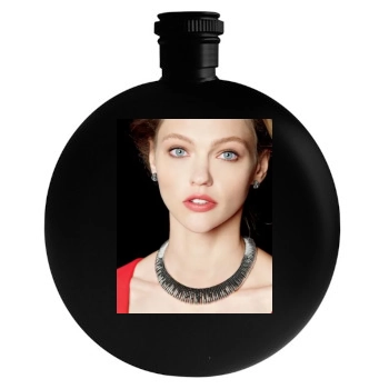 Sasha Pivovarova Round Flask