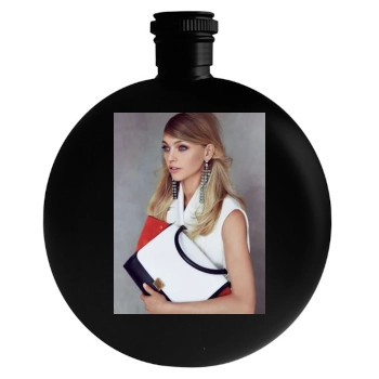 Sasha Pivovarova Round Flask