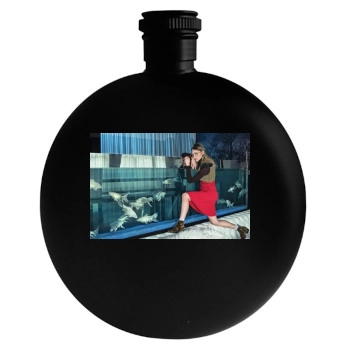 Sasha Pivovarova Round Flask