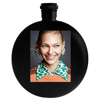 Sasha Pivovarova Round Flask