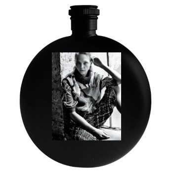 Sasha Pivovarova Round Flask