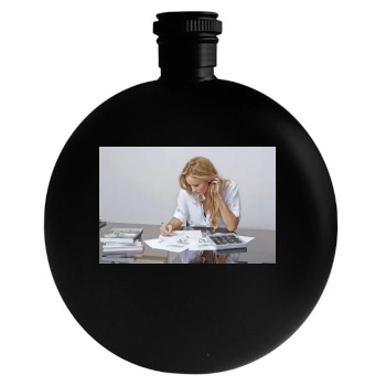 Adriana Karembeu Round Flask