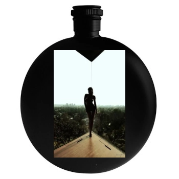 Alejandra Guilmant Round Flask