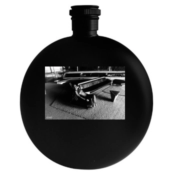 Alejandra Guilmant Round Flask