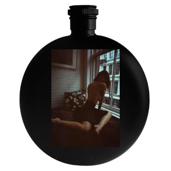 Alejandra Guilmant Round Flask