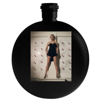 Adriana Karembeu Round Flask