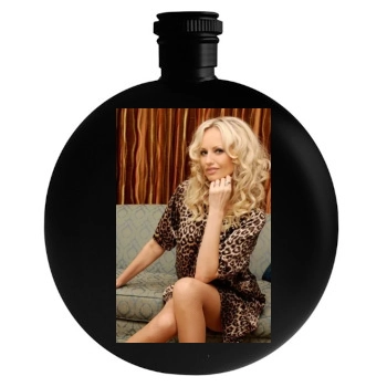 Adriana Karembeu Round Flask