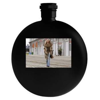 Adriana Karembeu Round Flask