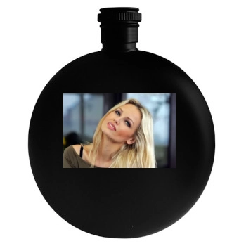 Adriana Karembeu Round Flask