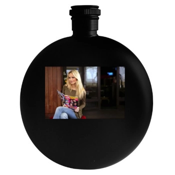 Adriana Karembeu Round Flask