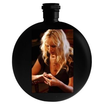 Adriana Karembeu Round Flask