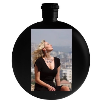 Adriana Karembeu Round Flask