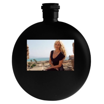 Adriana Karembeu Round Flask