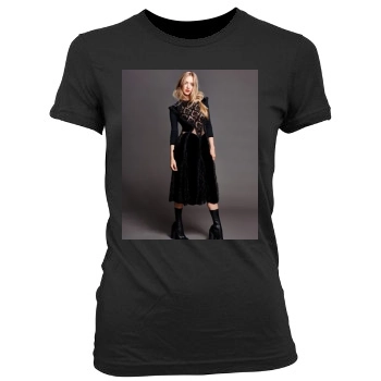 Amanda Seyfried Women's Junior Cut Crewneck T-Shirt