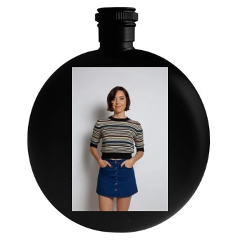 Aubrey Plaza Round Flask