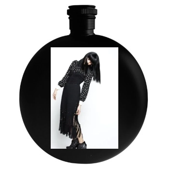 Aubrey Plaza Round Flask