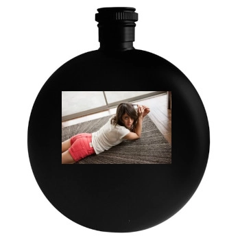 Aubrey Plaza Round Flask