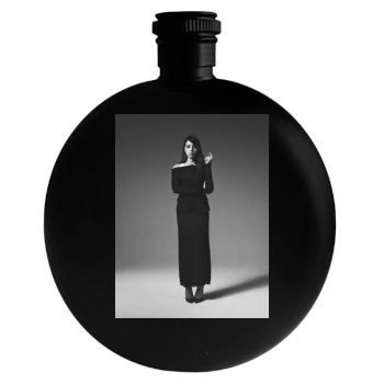 Aubrey Plaza Round Flask