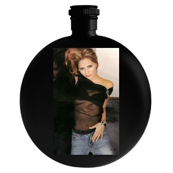 Sarah Michelle Gellar Round Flask