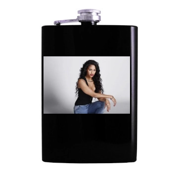 Fanny Neguesha Hip Flask