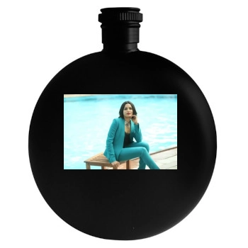 Freida Pinto Round Flask