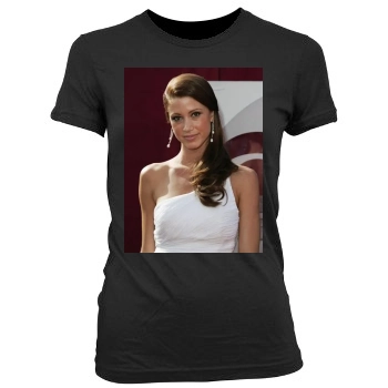 Shannon Elizabeth Women's Junior Cut Crewneck T-Shirt