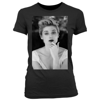 Elizabeth Debicki Women's Junior Cut Crewneck T-Shirt