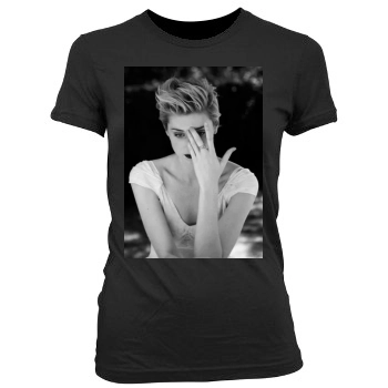 Elizabeth Debicki Women's Junior Cut Crewneck T-Shirt