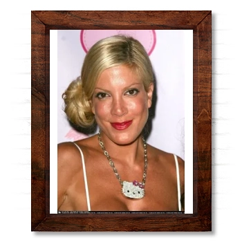 Tori Spelling 14x17