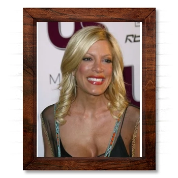 Tori Spelling 14x17